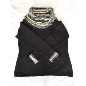 Cozy, sweater w crochet details - gorgeous